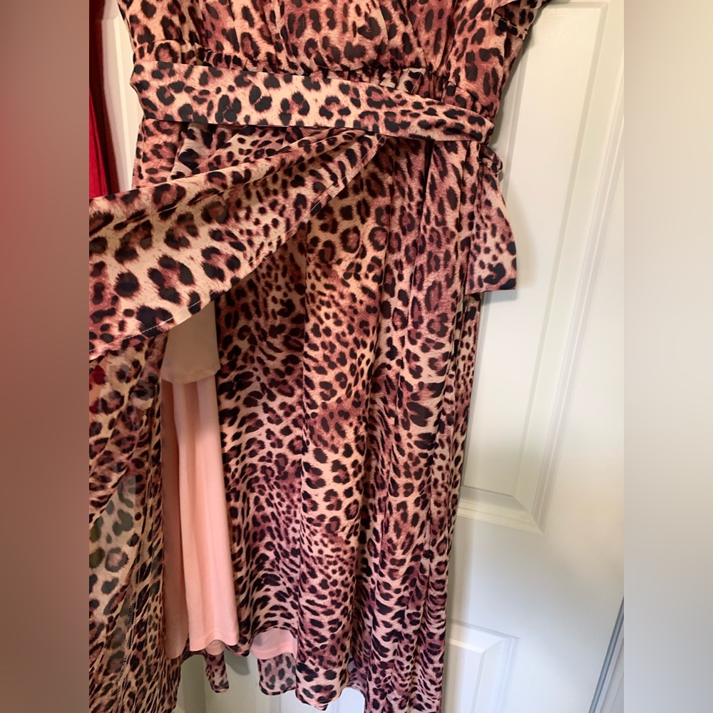Pink Torrid 1XLCheetah Print Midi Chiffon Flutter Sleeve Wrap - Picture 12 of 16